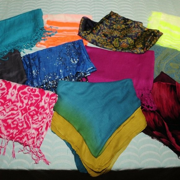 Jr Girls Lightweight Scarf LOT of 11 Hattie Carnegie Rose Ombre Illusion Fringe - Picture 1 of 12